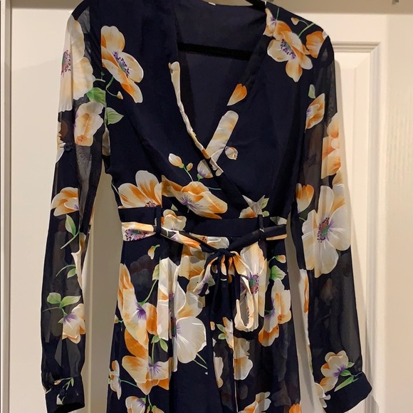 Floral Long sleeve, shorts dress - Picture 3 of 3